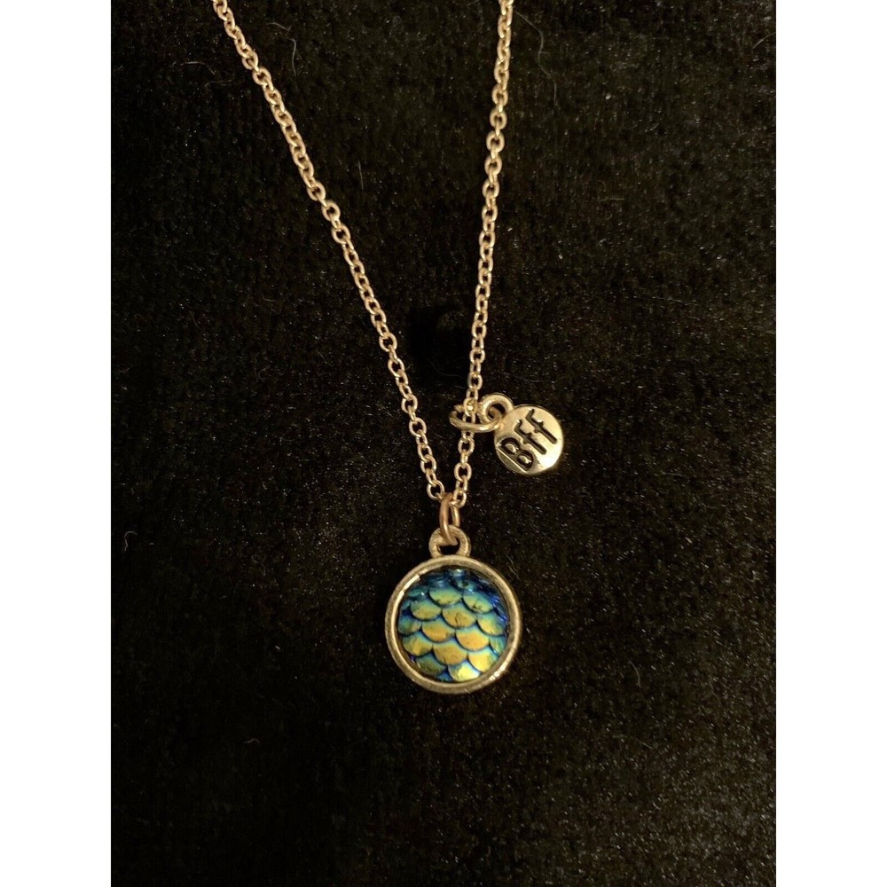 Necklace Mermaid Scales BFF Iridescent Pendant Gold Tone Chain - Picture 2 of 6